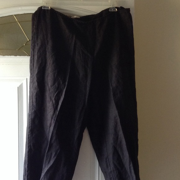 A black pair of linen pants size XL