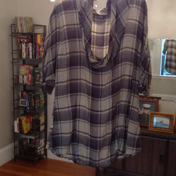 Ecote Size M Blouse