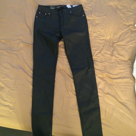 Never worn Zara skinny leather pants