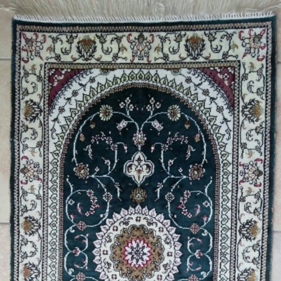 Very fine Persian Rug (Fine Art) - Picture 2 of 4