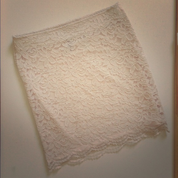 H&M lace mini skirt
