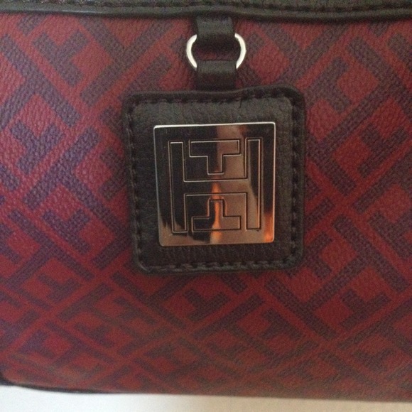 Tommy Hilfiger crossbody - Picture 2 of 4