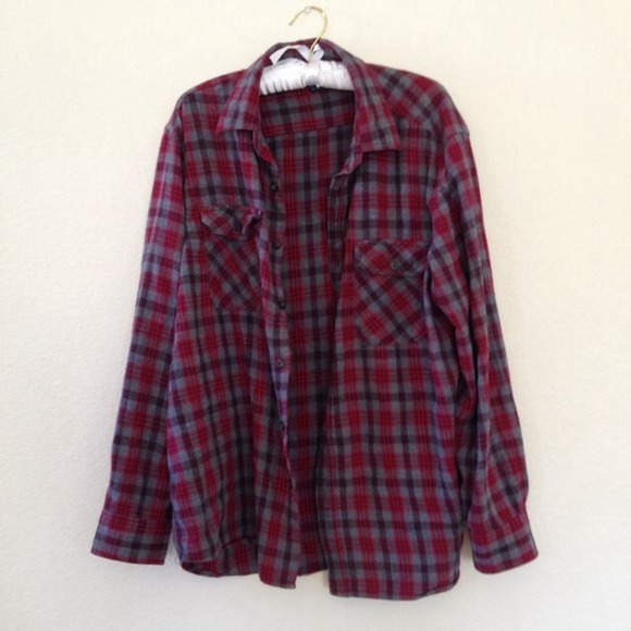 ✨SOLD for $16✨Brandy Melville Oversized Flannel - Picture 1 of 1