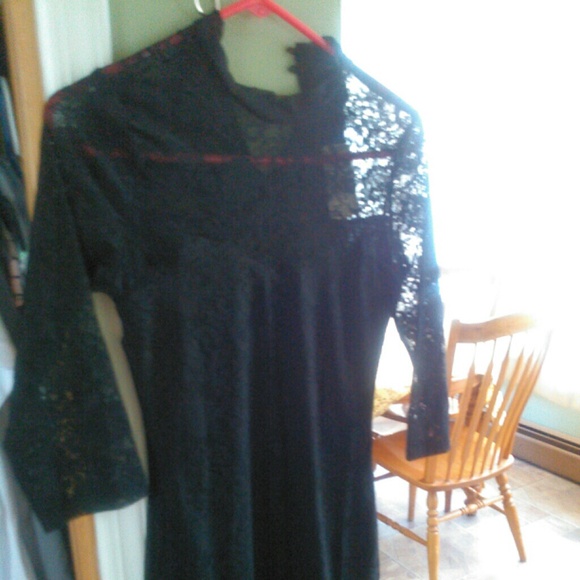 Black lace knee length dress in small and medium - Picture 1 of 2