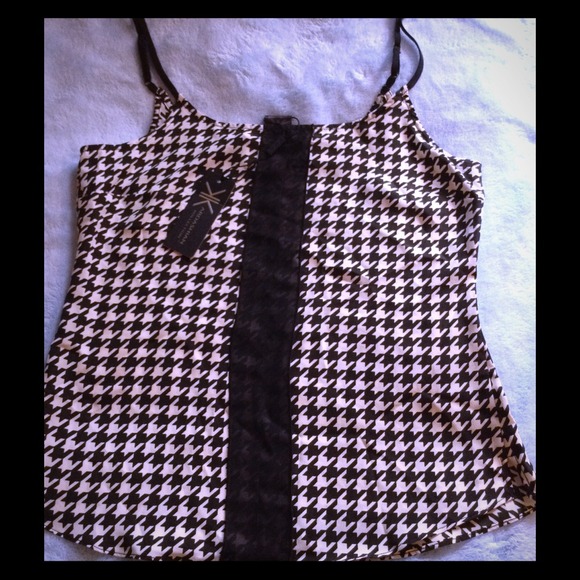 Kardashian Kollection NWT
