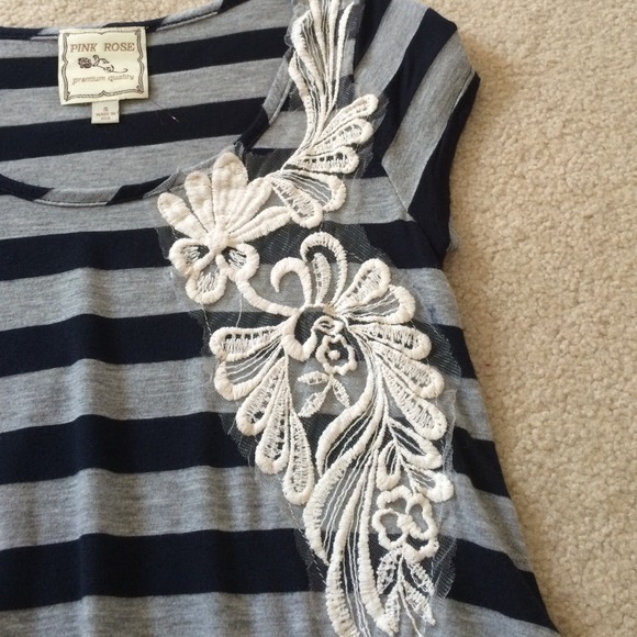 Striped top with lace detail - Picture 3 of 4