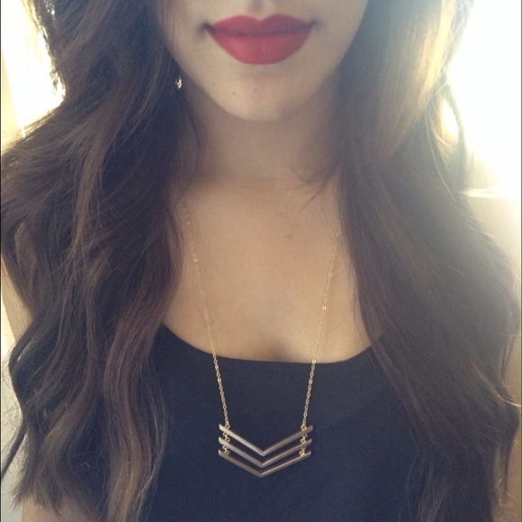 🚫SOLD OUT🚫Chevron Necklace