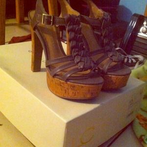 Lc dalia grey heels 6.5