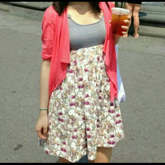 Zara's floral printed dress - Picture 4 of 4