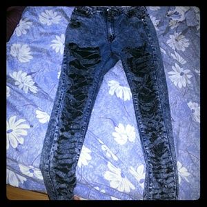 HIGH WAIST DISTRESSED JEANS