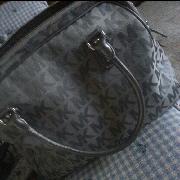 Mk grey large satchel. 100% authentic!