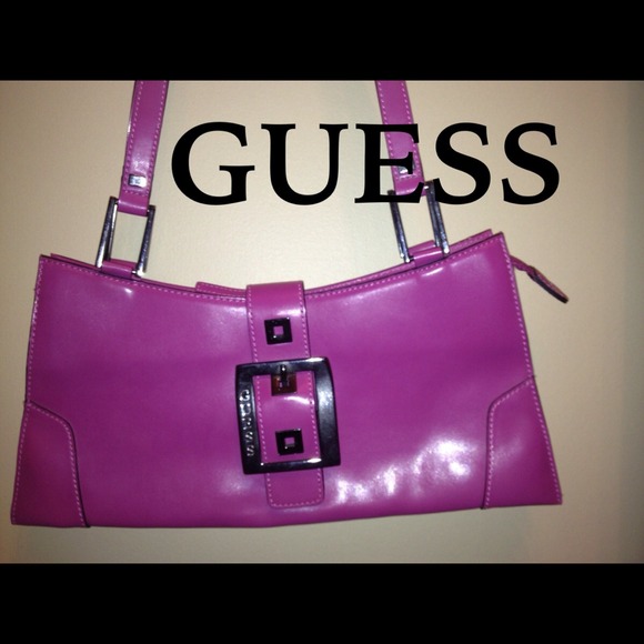 ⛔️SOLD⛔️GUESS handbag