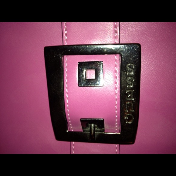 ⛔️SOLD⛔️GUESS handbag - Picture 2 of 3