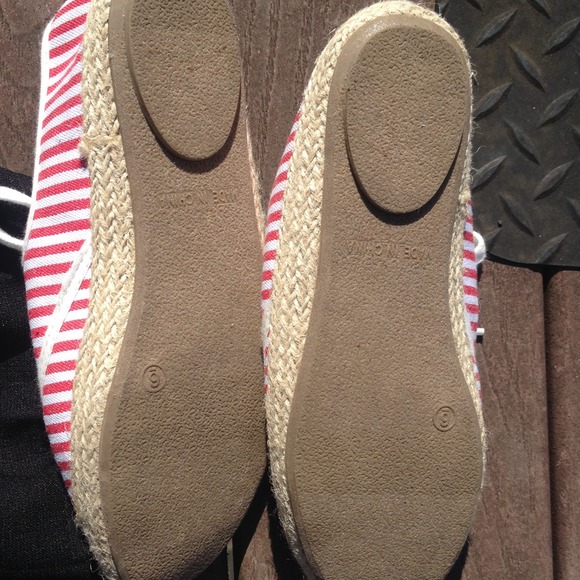 Red and white striped espadrille sneakers - Picture 4 of 4