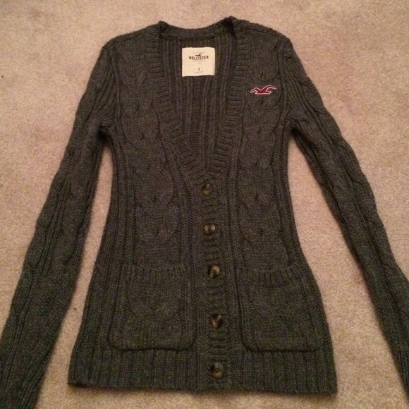 Hollister sweater bundle for @mebarak1