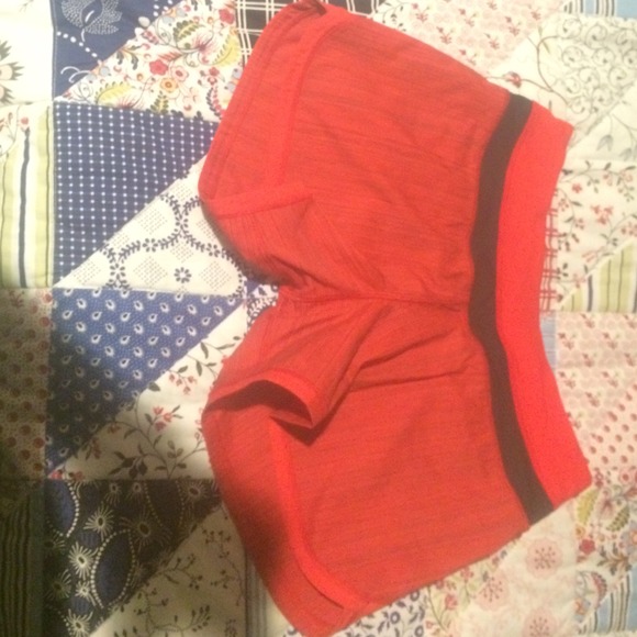 Brand new lulu short worn once
