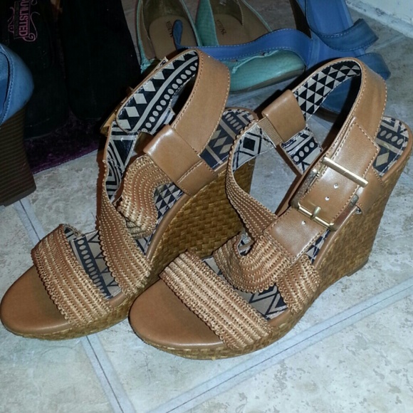Jessica Simpson wedges