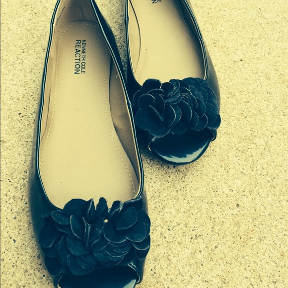 Navy blue peeped toe flats - Picture 2 of 3