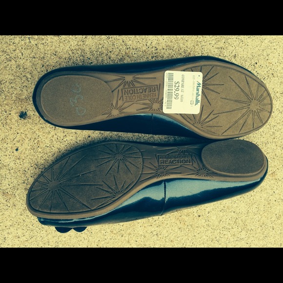 Navy blue peeped toe flats - Picture 3 of 3