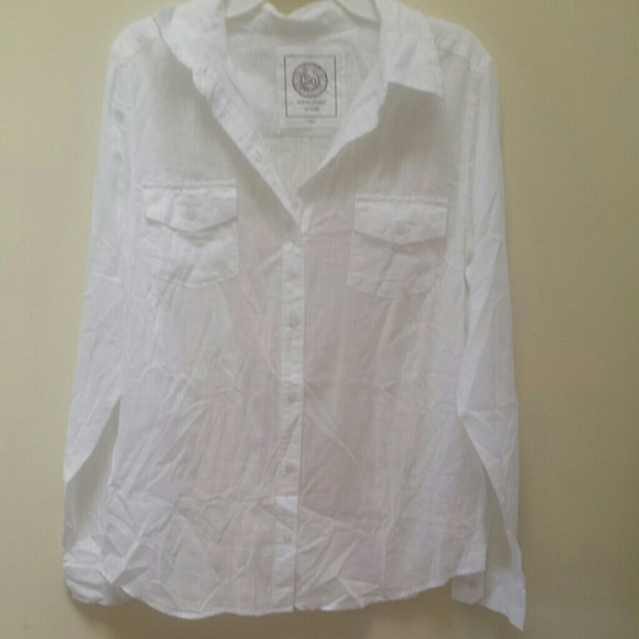 🚫sold🚫 White Button Up