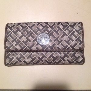 Tommy Hilfiger wallet
