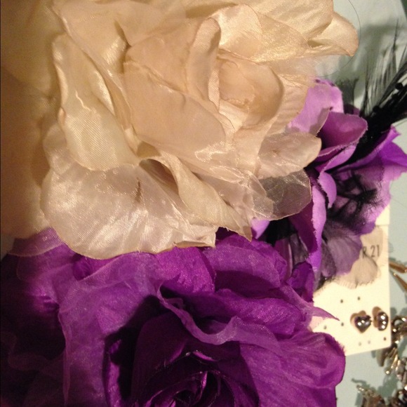 3 hair or accessory flowers - Picture 3 of 3