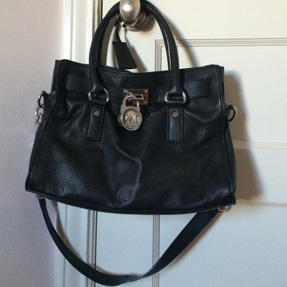 Michael Kors Handbags - Michael Kors Hamilton bag