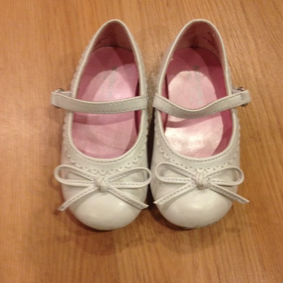 White toddler girl shoes