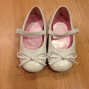 White toddler girl shoes