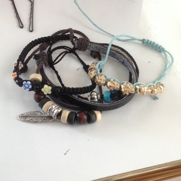 Set of bracelets (3)