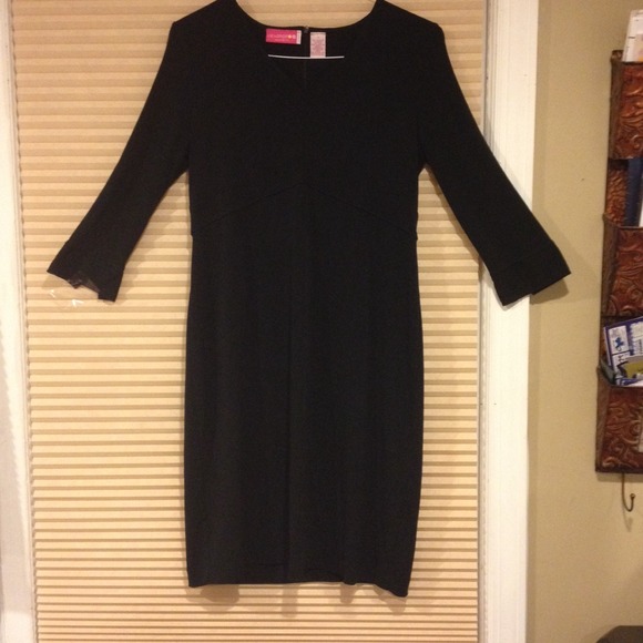 black maternity dress