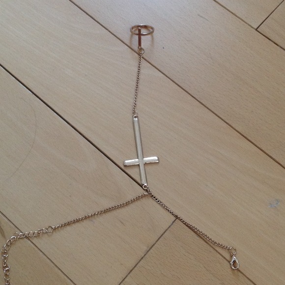 Ring/ bracelet connected