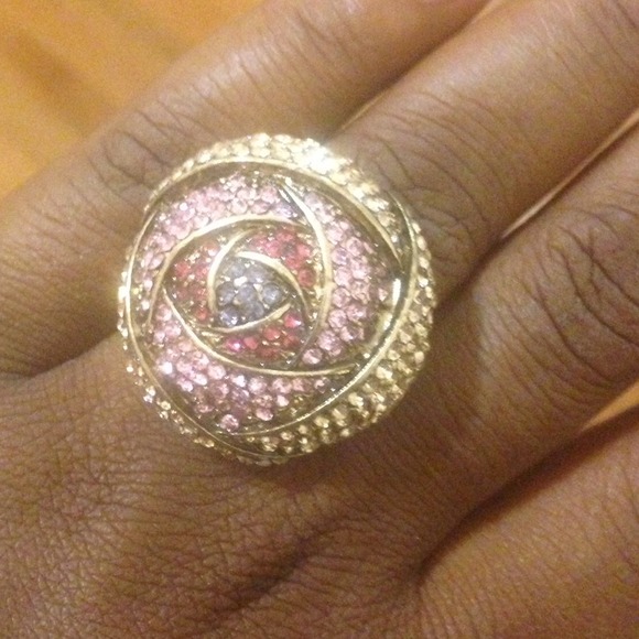 Excellent cocktail ring 😘😘😘 REDUCED