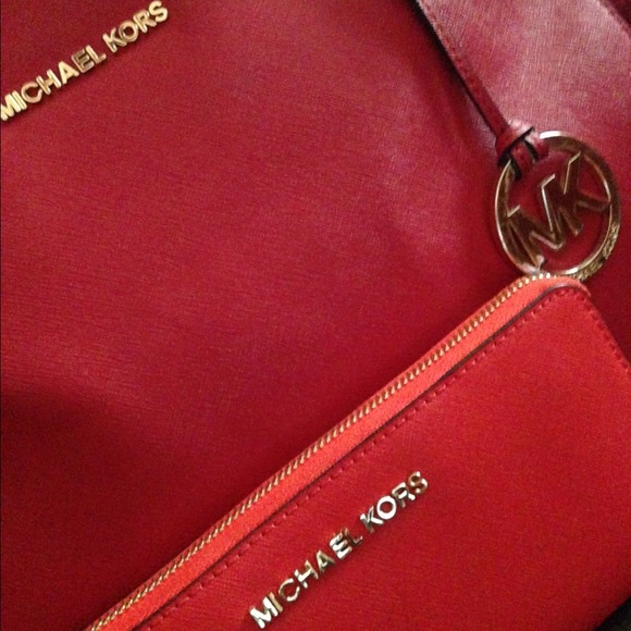 Authentic Michael Kors purse and wallet - Picture 2 of 4