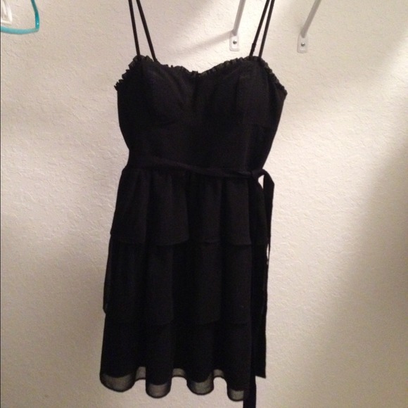 Black mini dress - Picture 2 of 4