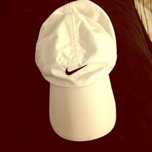 Nike Women's dri-fit running hat