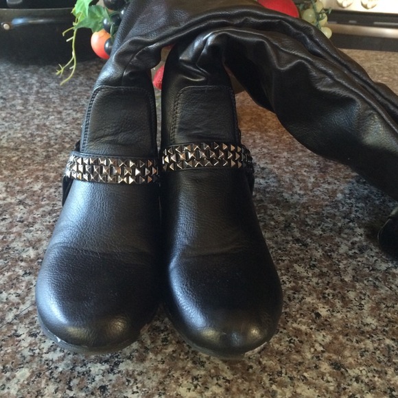 Up high boots - Picture 1 of 3
