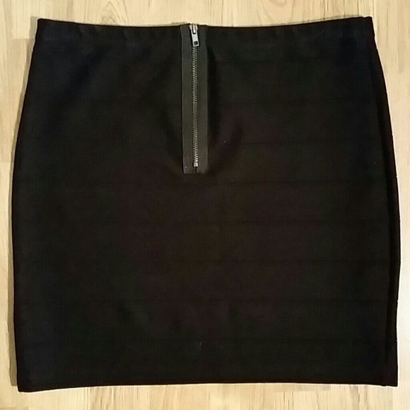 ❌SOLD❌Aqua Bandage Mini With Zipper Back - Picture 2 of 3