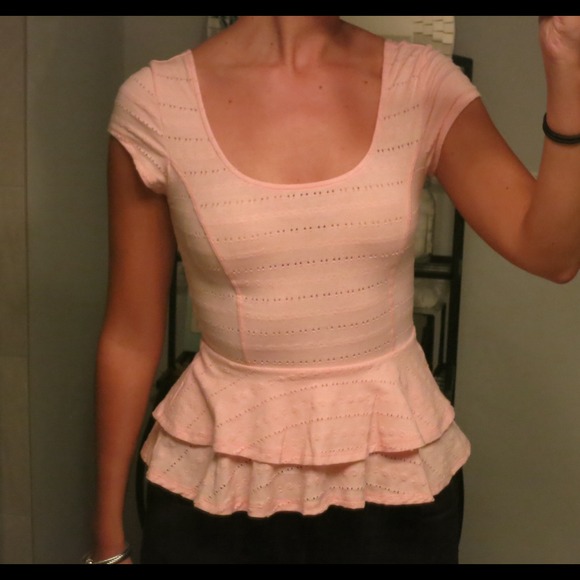 SOLD Blush ruffled peplum top - Picture 3 of 4