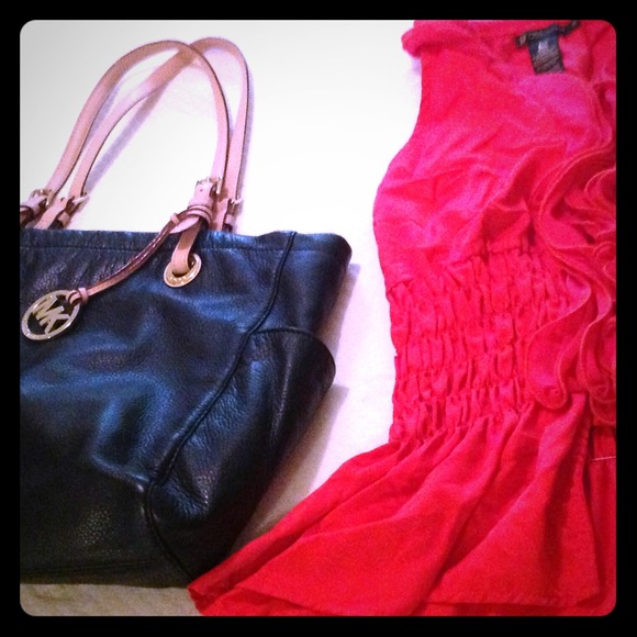 Black Michael Kors Tote Bag Bundled!!!**