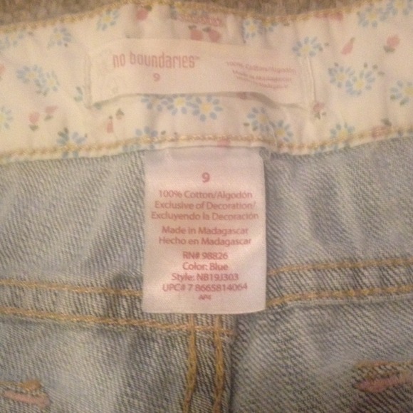 Jean shorts✨✨ - Picture 3 of 3