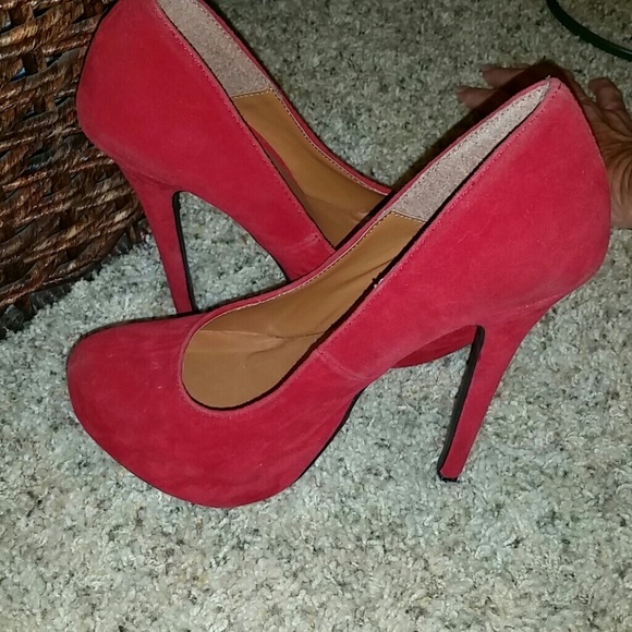 Red High Heels - Picture 2 of 3