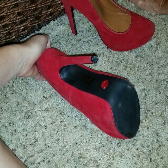 Red High Heels - Picture 3 of 3