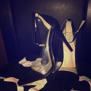 BUNDLE DEAL!! Skirt & Shoes $40