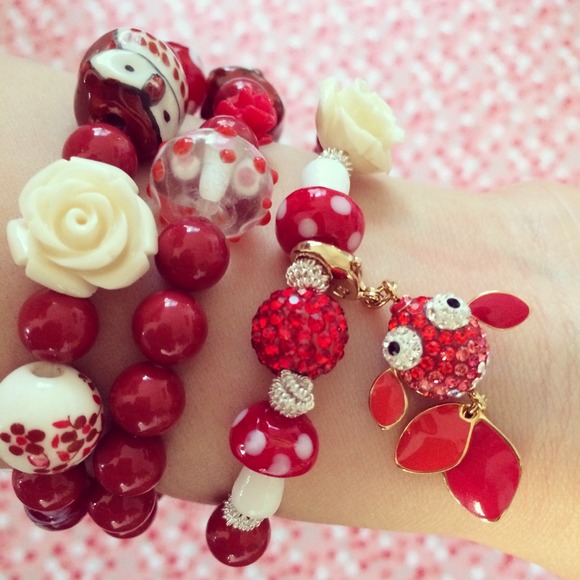 Red pearl bracelet