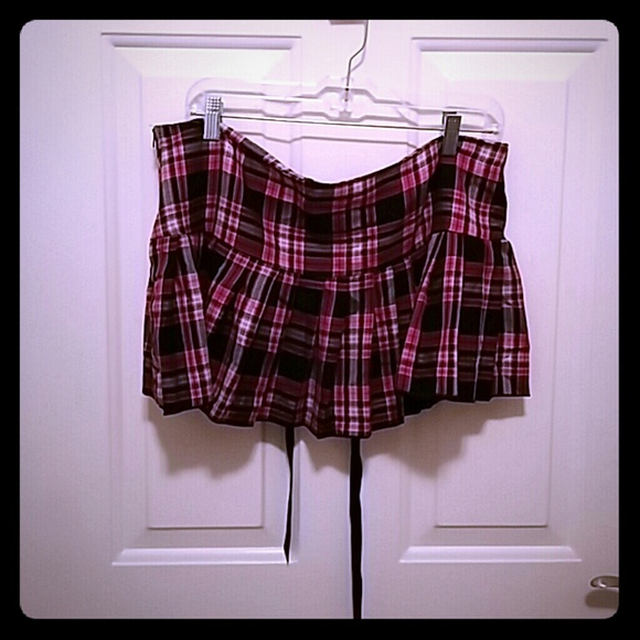 🚫❌Traded for bracelets❌🚫Pink plaid mini skirt