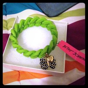 Green BETSEY JOHNSON bracelet!!