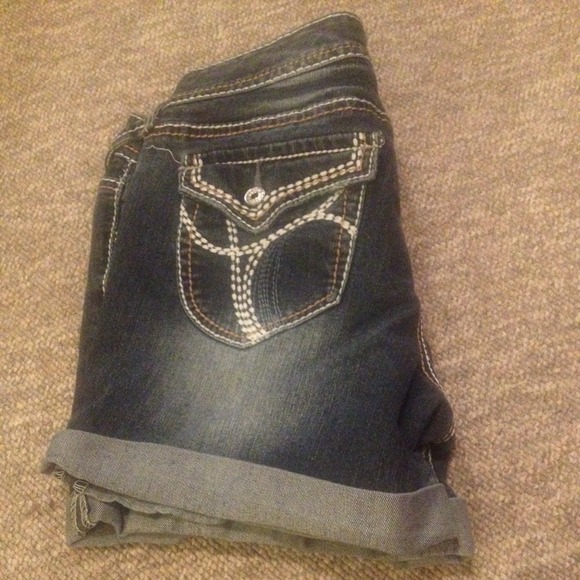 Jean shorts 💕 - Picture 2 of 3