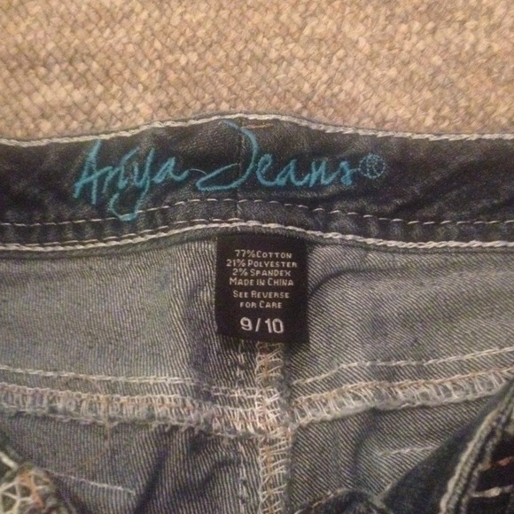 Jean shorts 💕 - Picture 3 of 3