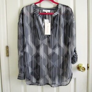 Two by Vince Camuto Geometric Stripes Print Top